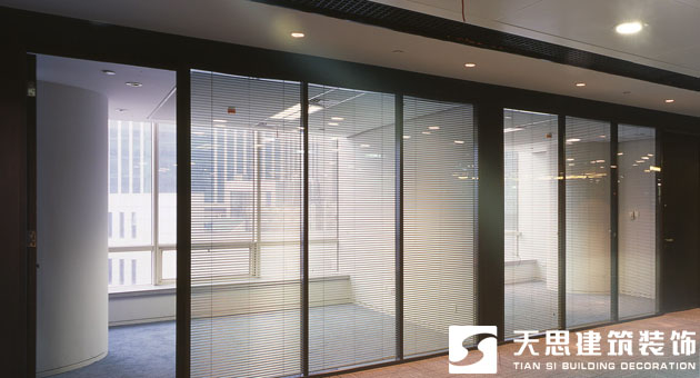 <a href=http://www.cm-biz.cn/ target=_blank class=infotextkey>合肥辦公室裝修</a>玻璃